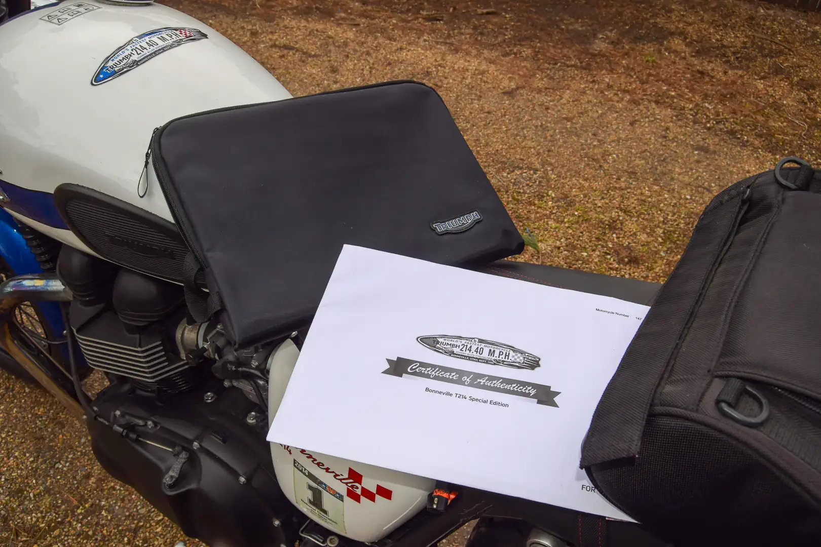 2015 Triumph Bonneville T214 SE paperwork